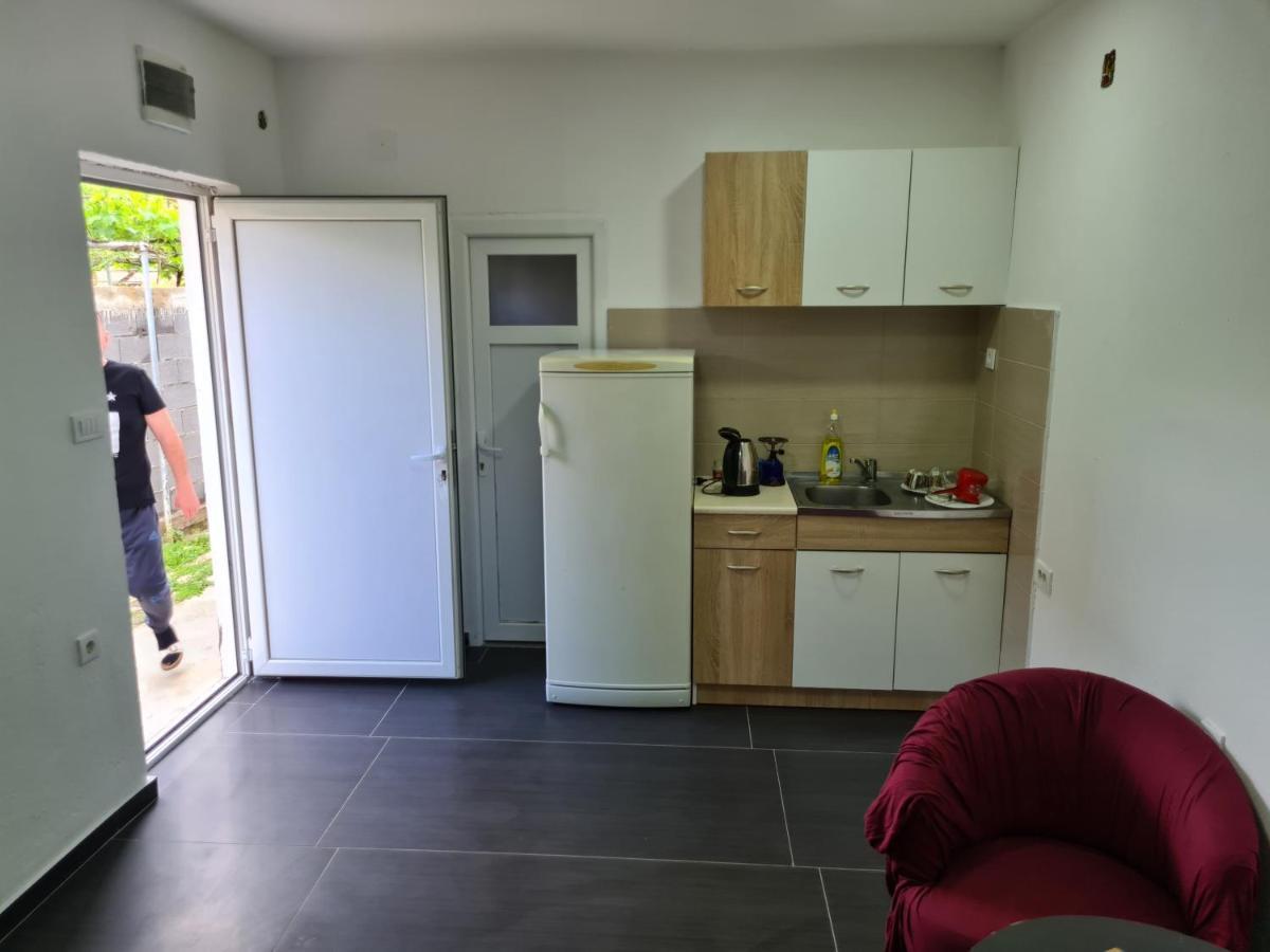 F Apartment